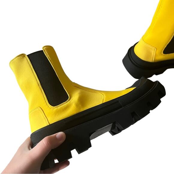 Jeffrey Campbell Tough Guy Lug Sole Ankle Pull On Yellow Boots Size 8 - Picture 1 of 11